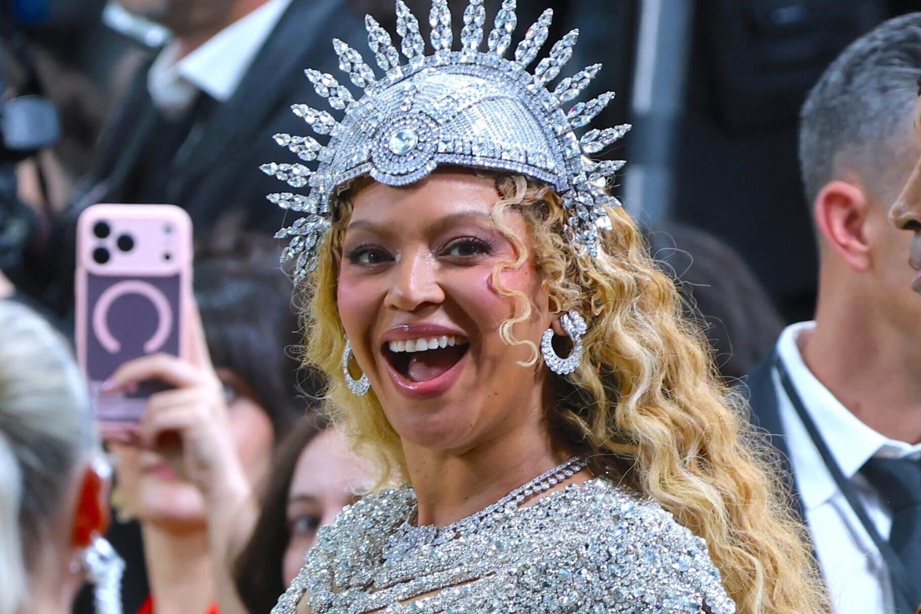 Cómo los eventos virales como la Met Gala influyen en el comportamiento digital